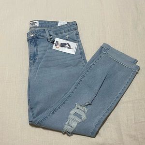 NWT Levi’s Denizen Boyfriend Jeans